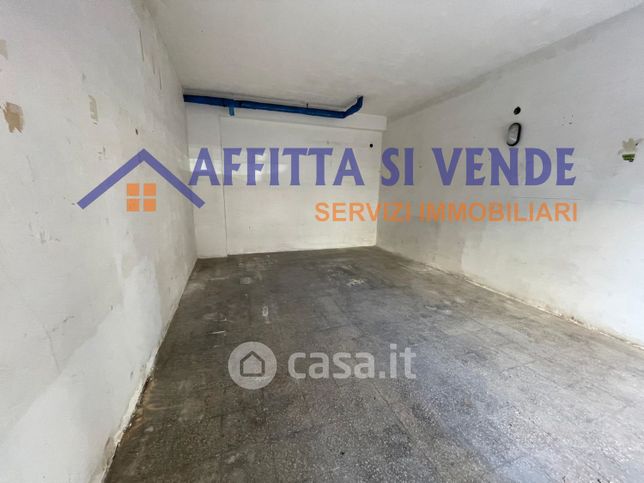 Garage/posto auto in residenziale in Via Alcibiade 37