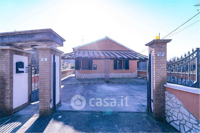 Casa indipendente in residenziale in Via Valle Contessa 44