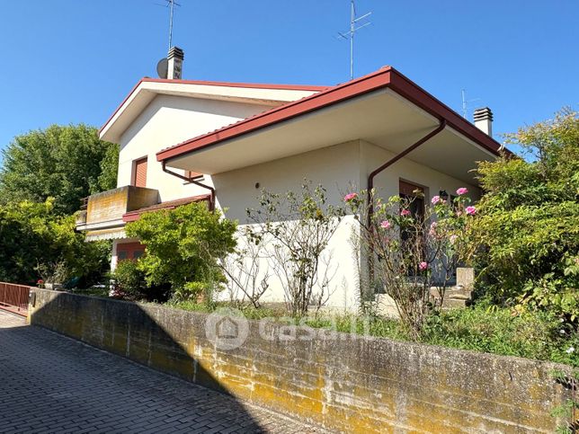 Villetta a schiera in residenziale in Via Bastianino 11