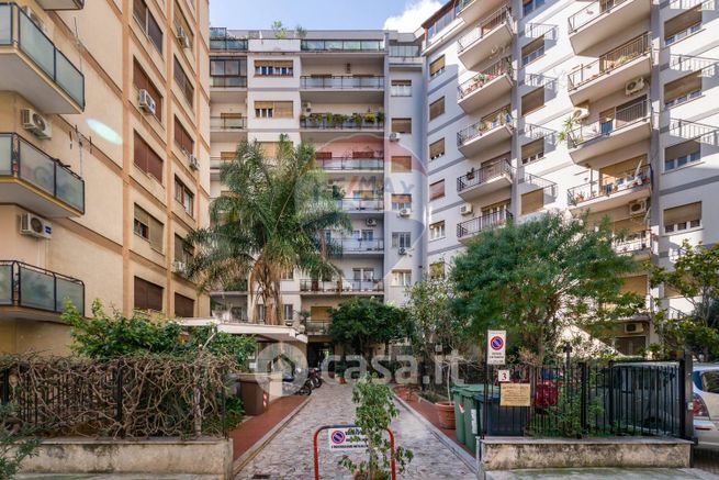 Appartamento in residenziale in Via Giacinto Carini 3