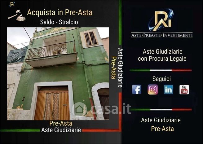 Appartamento in residenziale in Via Paolo Caracciolo 11