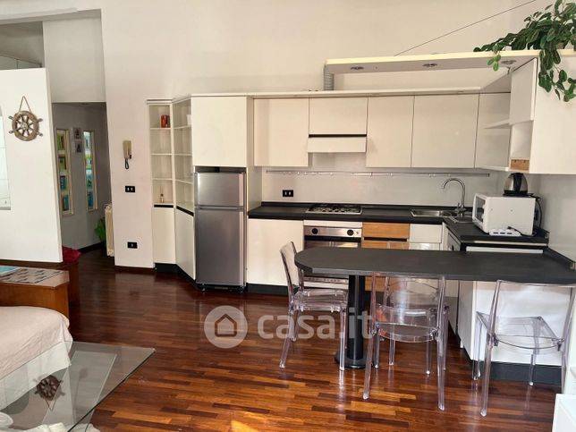Appartamento in residenziale in Via Achille Cadolini
