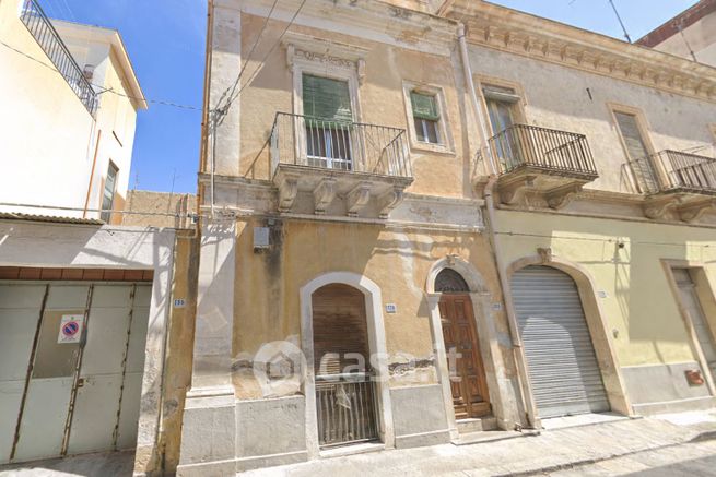 Casa indipendente in residenziale in Via Archimede 126