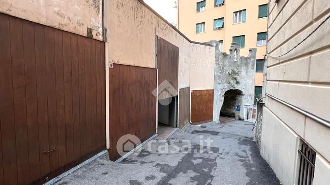 Garage/posto auto in residenziale in Salita San Rocco