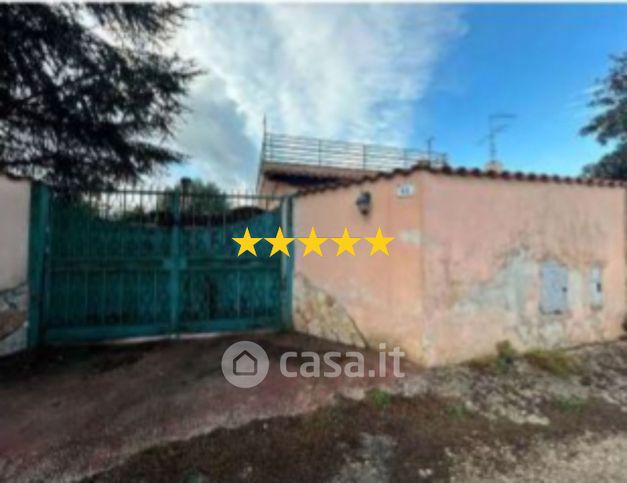 Appartamento in residenziale in Via Rocca Giovine