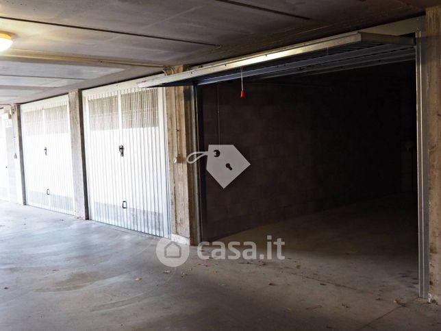 Garage/posto auto in residenziale in Via Grazie