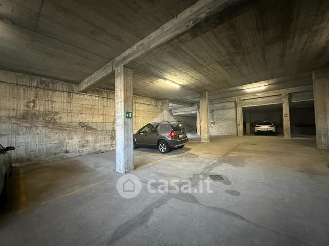 Box/posto auto in residenziale in Corso Quintino Sella 98