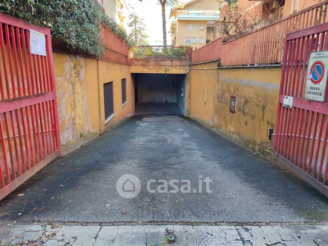 Box/posto auto in residenziale in Via Monte Bianco 100