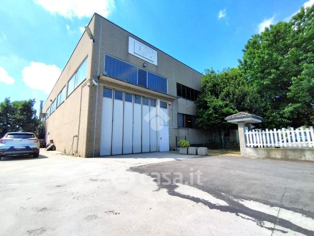 Ufficio in commerciale in Via Biella 8