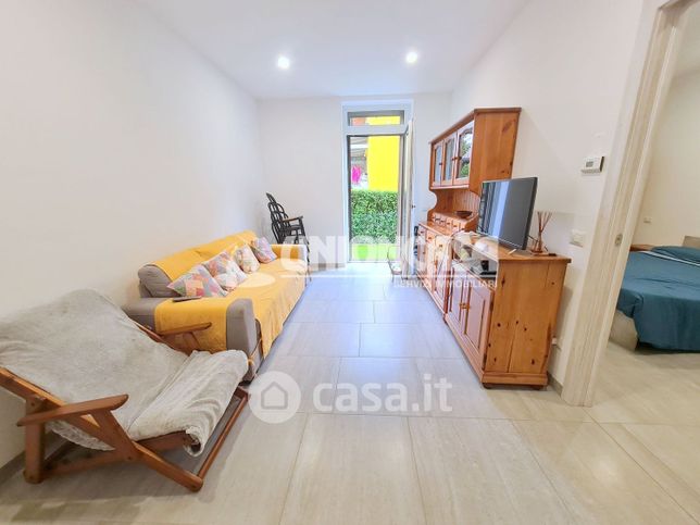 Casa bi/trifamiliare in residenziale in Via I Maggio 23