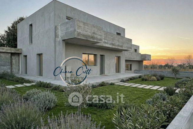 Villa in residenziale in 