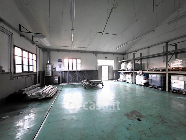 Capannone in commerciale in Via del Trebbio Nord