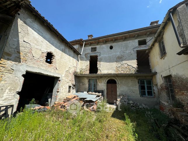 Casa indipendente in residenziale in 