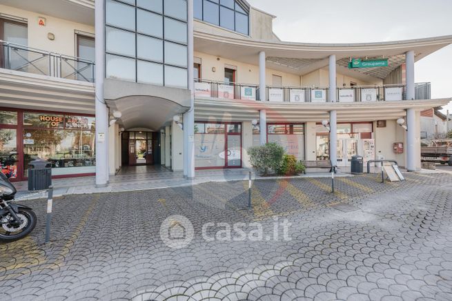 Attivitã /licenza (con o senza mura) in commerciale in Via Straelle San Pietro 12 -h