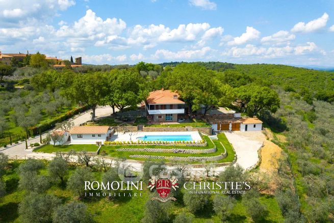 Villa in residenziale in 