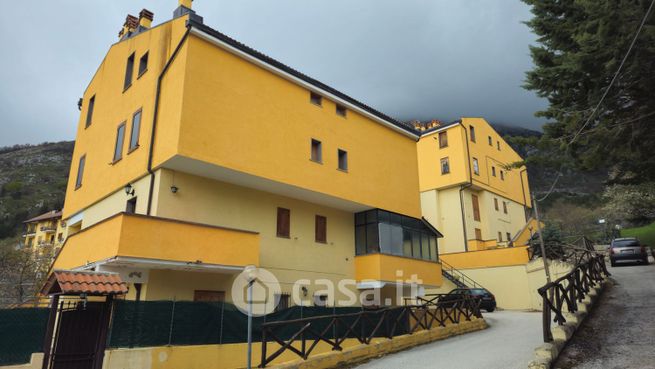 Appartamento in residenziale in Via Sicinito 5