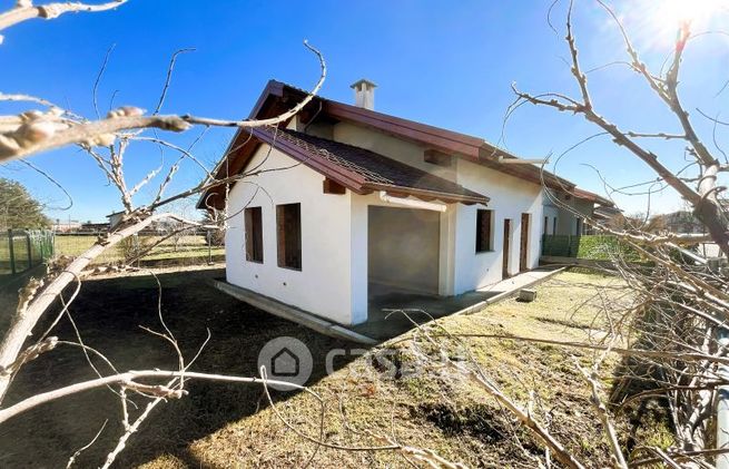 Casa indipendente in residenziale in Via Vigone 11