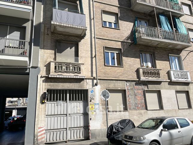 Box/posto auto in residenziale in Corso Toscana 26