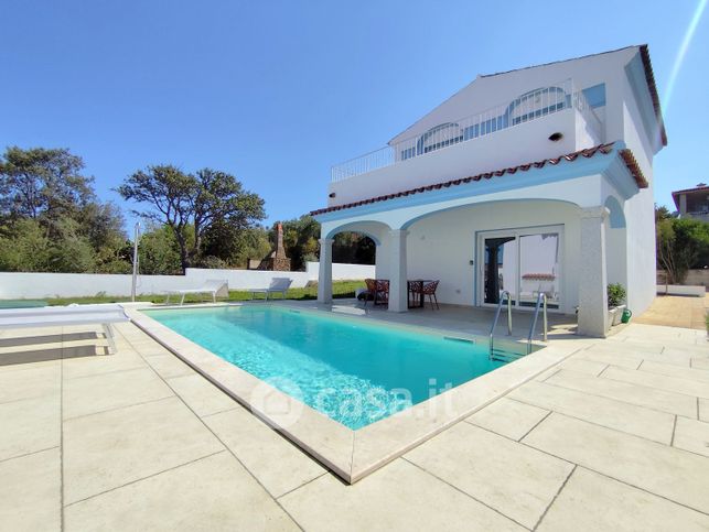 Villa in residenziale in Via Lazio