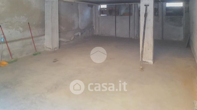 Capannone in commerciale in Via Folcero