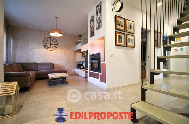 Villa in residenziale in Via Gioacchino Rossini 15