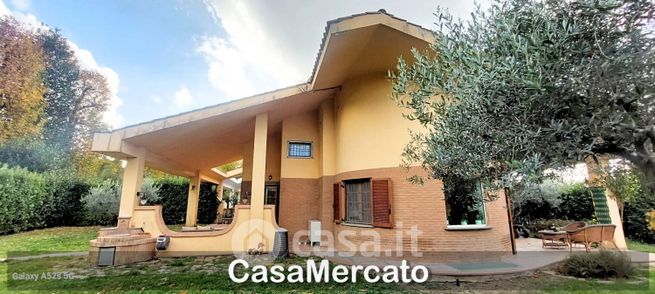Casa bi/trifamiliare in residenziale in Via delle Barozze