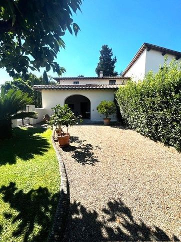Villa in residenziale in Via Fornello