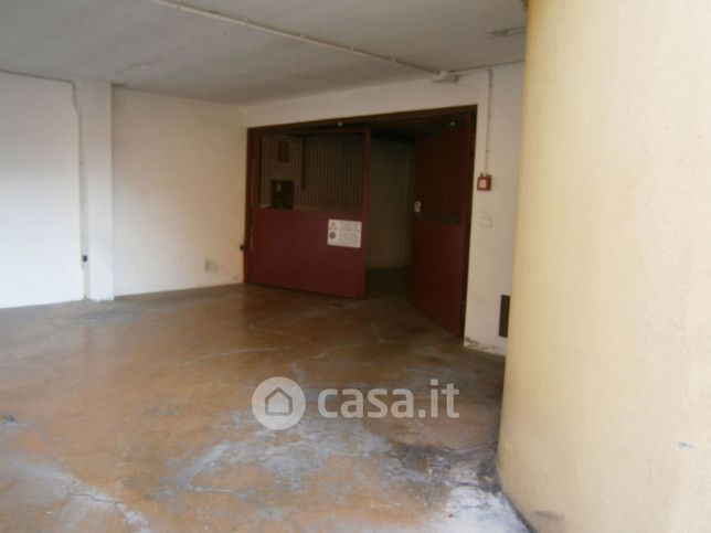 Rustico/casale in residenziale in Viale Dante Alighieri 2