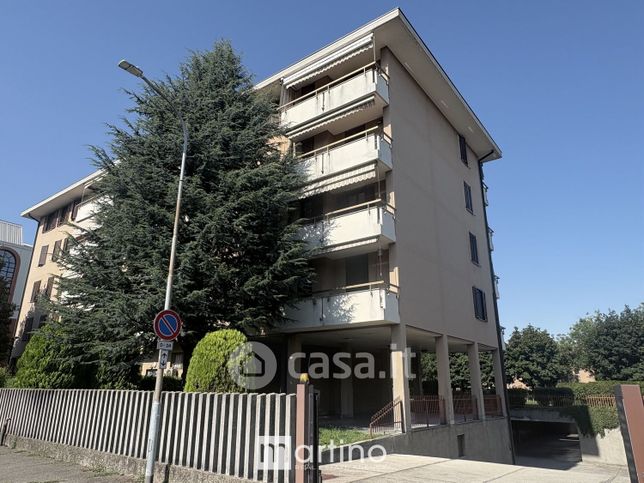 Box/posto auto in residenziale in Viale delle Rimembranze 28