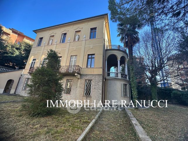 Casa indipendente in residenziale in Via Francesco Nullo 35