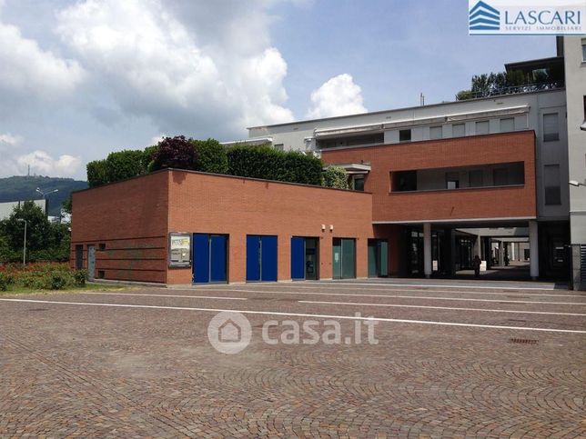 Ufficio in commerciale in Via F. Corridoni 28