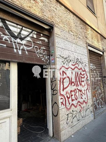 Attivitã /licenza (con o senza mura) in commerciale in Via dei Sabelli 167