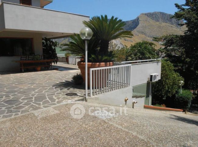 Villa in residenziale in Via Eduardo Calandra 6