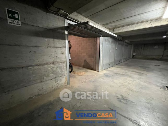 Garage/posto auto in residenziale in Strada Genova 74  bis