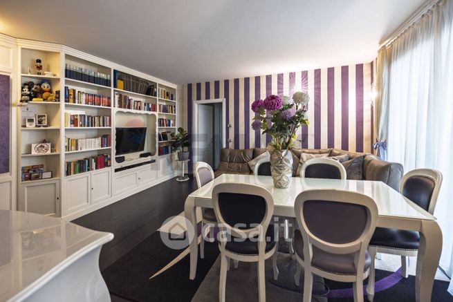 Appartamento in residenziale in Via Strapera 7