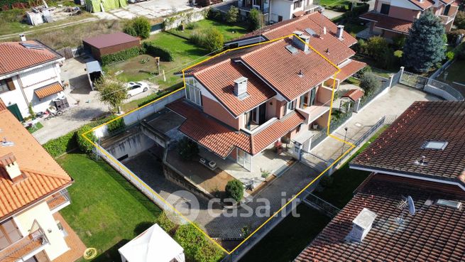 Casa indipendente in residenziale in Via Faustina Mazzetti 1