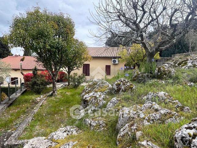 Villa in residenziale in Via delle Ville 19