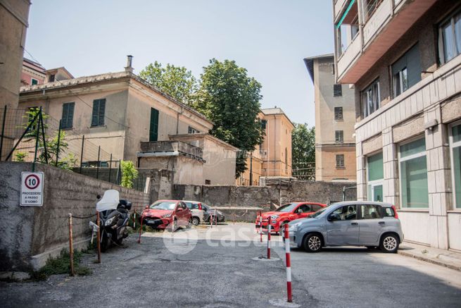 Garage/posto auto in residenziale in Corso Sardegna 40 a