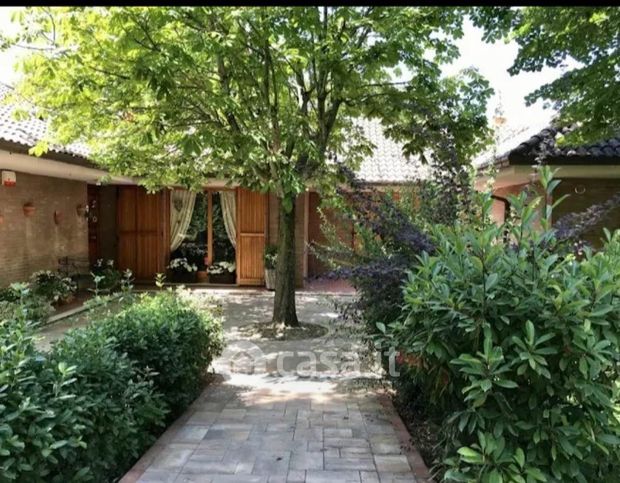 Casa bi/trifamiliare in residenziale in Frazione paterno 209 A