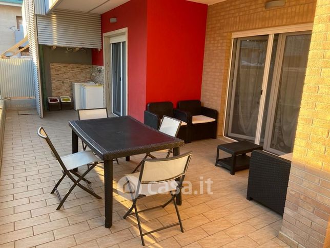 Appartamento in residenziale in S.S. 16