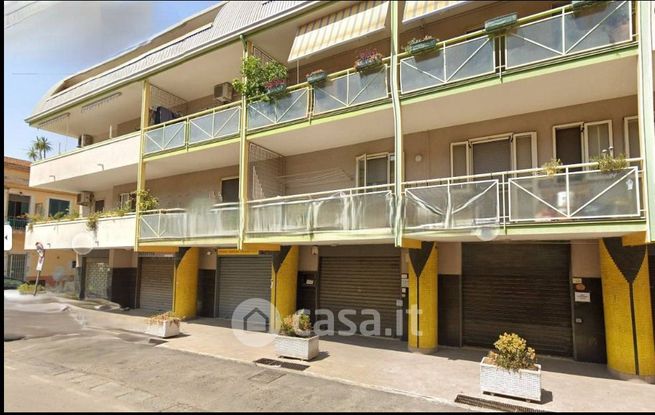 Negozio/locale commerciale in commerciale in Via San Ornato 16