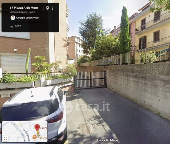 Box/posto auto in residenziale in Piazza Aldo Moro 67