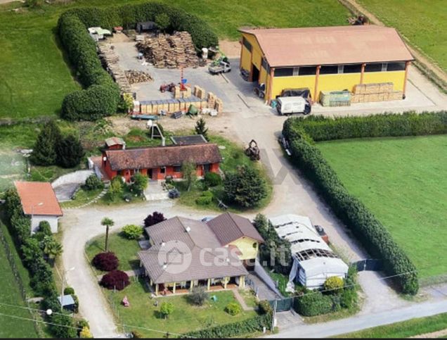 Capannone in commerciale in Via Don Luigi Sturzo