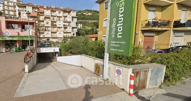 Garage/posto auto in residenziale in Via Argine Destro 11
