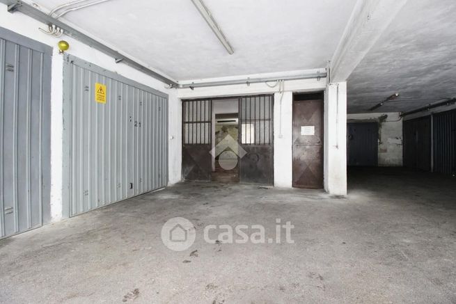 Garage/posto auto in residenziale in Via Ottavio Rinuccini