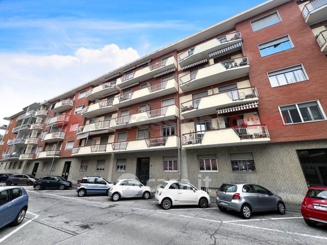 Box/posto auto in residenziale in Via Città di Gap 37