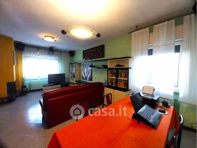 Casa indipendente in residenziale in 