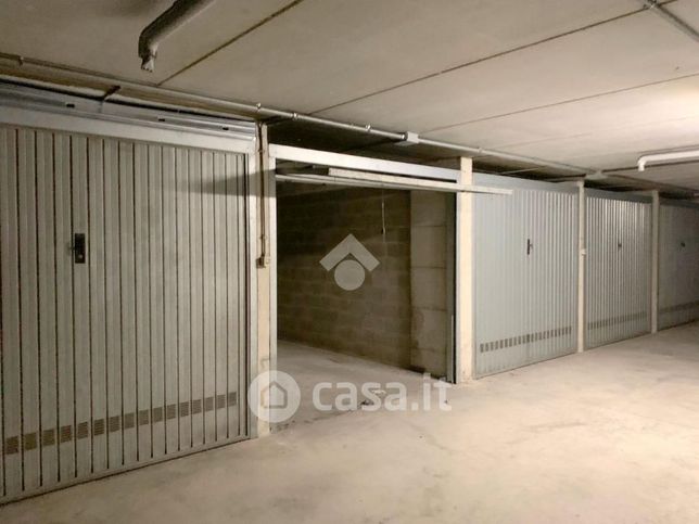 Box/posto auto in residenziale in Via Ragazzi del 99 45