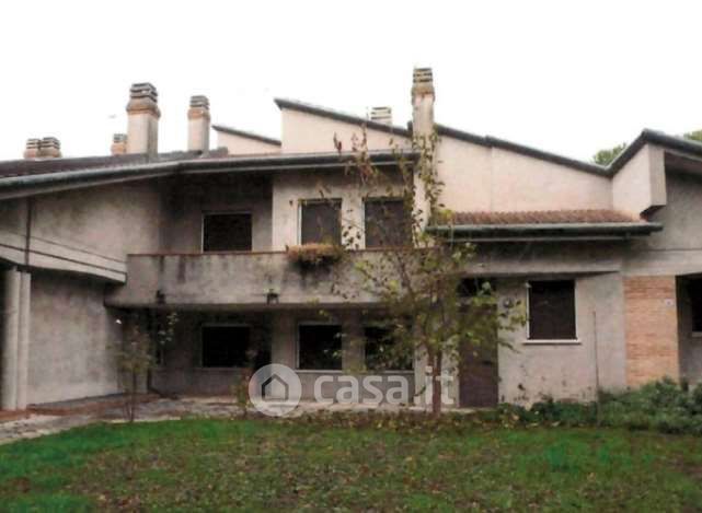 Casa indipendente in residenziale in Via Mincio