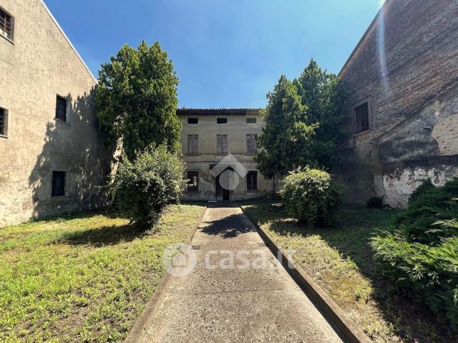 Casa indipendente in residenziale in Via Giuseppe Pastori 23